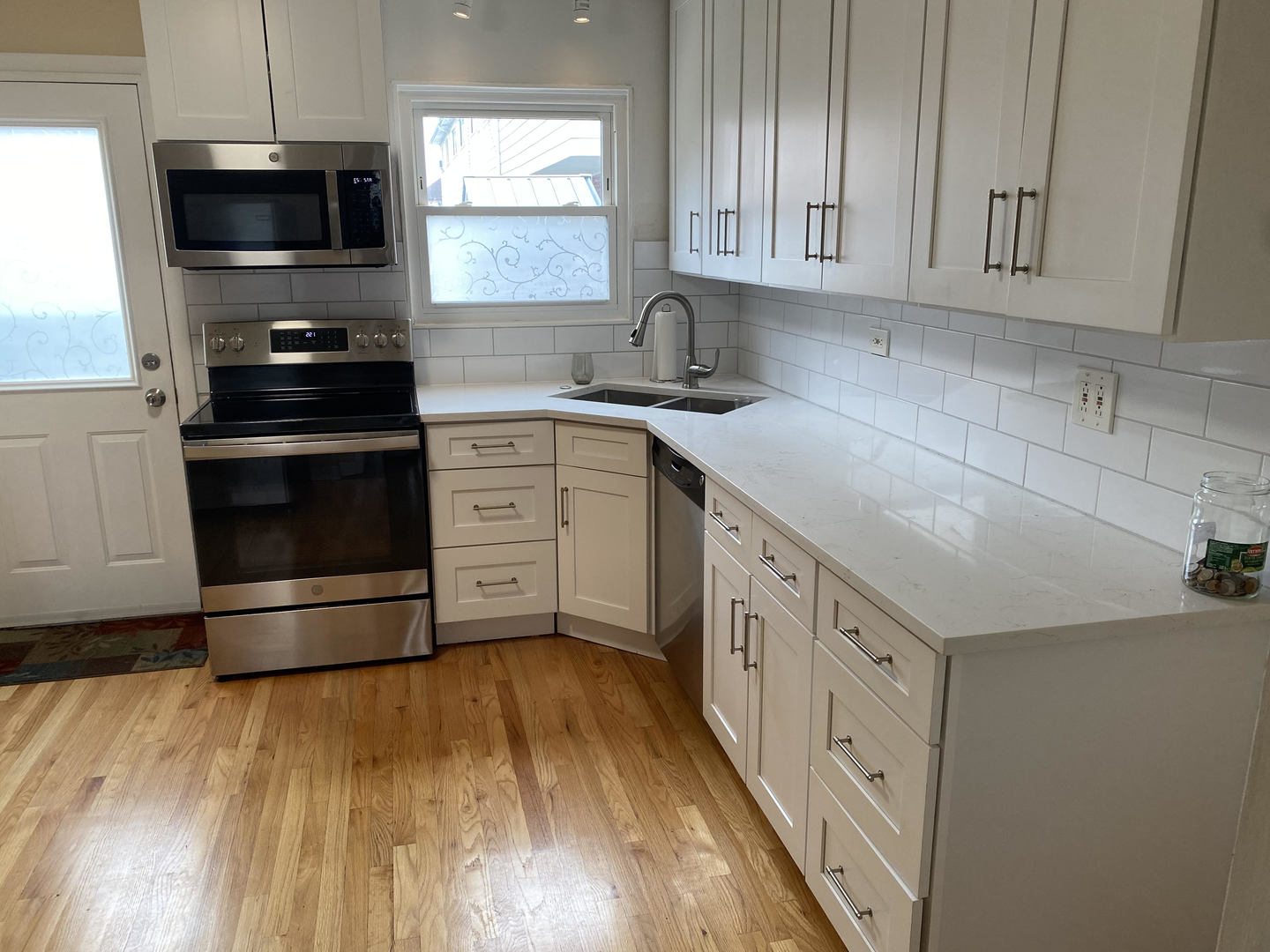 8043 W LYONS Street, Niles, IL 60714