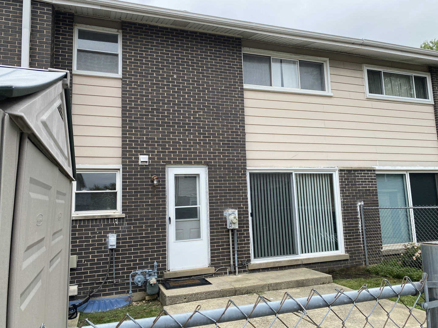 8043 W LYONS Street, Niles, IL 60714