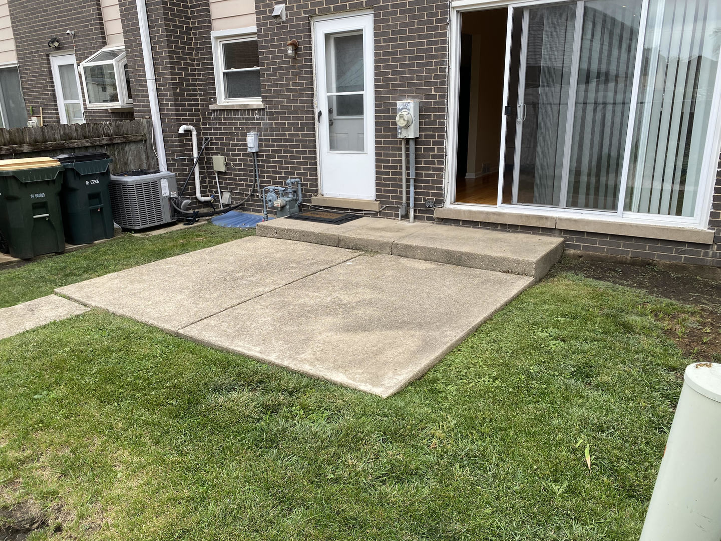 8043 W LYONS Street, Niles, IL 60714