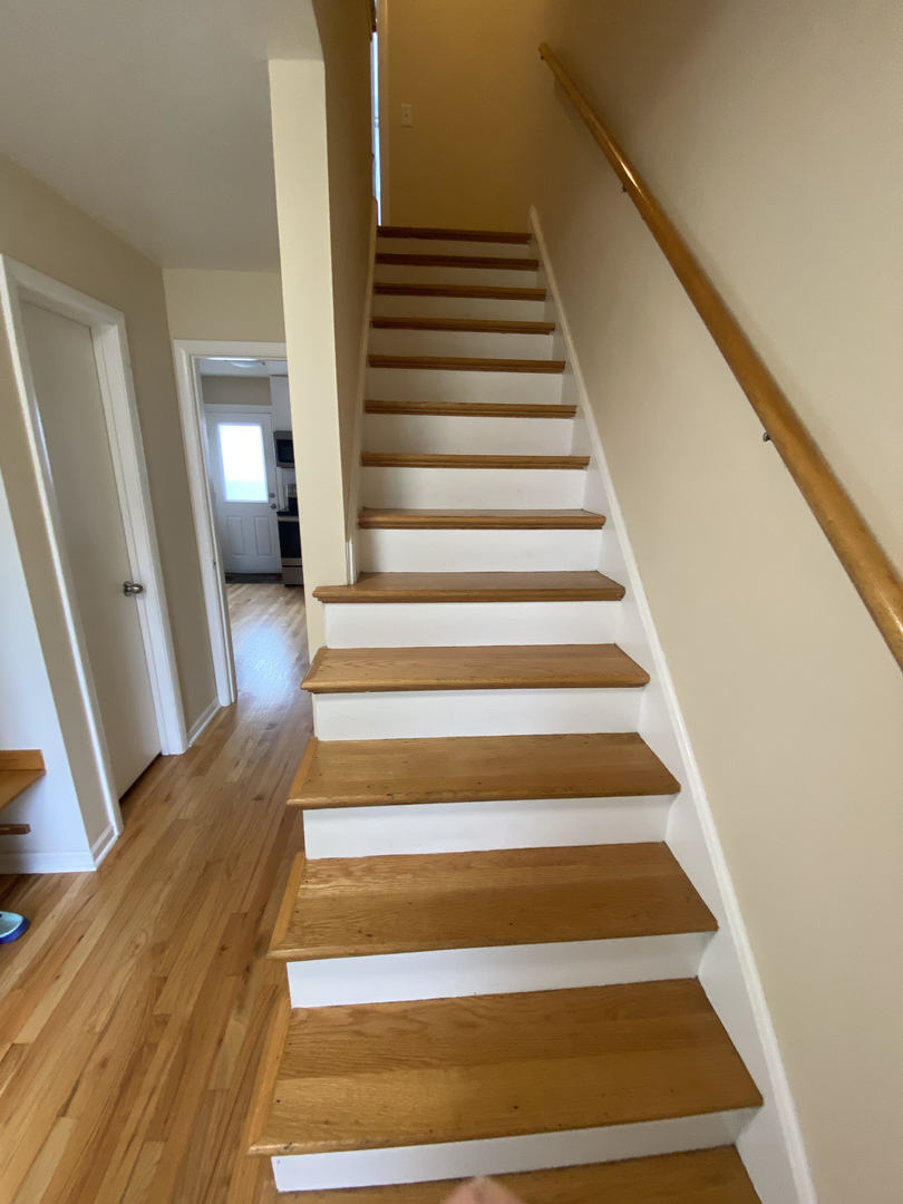 8043 W LYONS Street, Niles, IL 60714