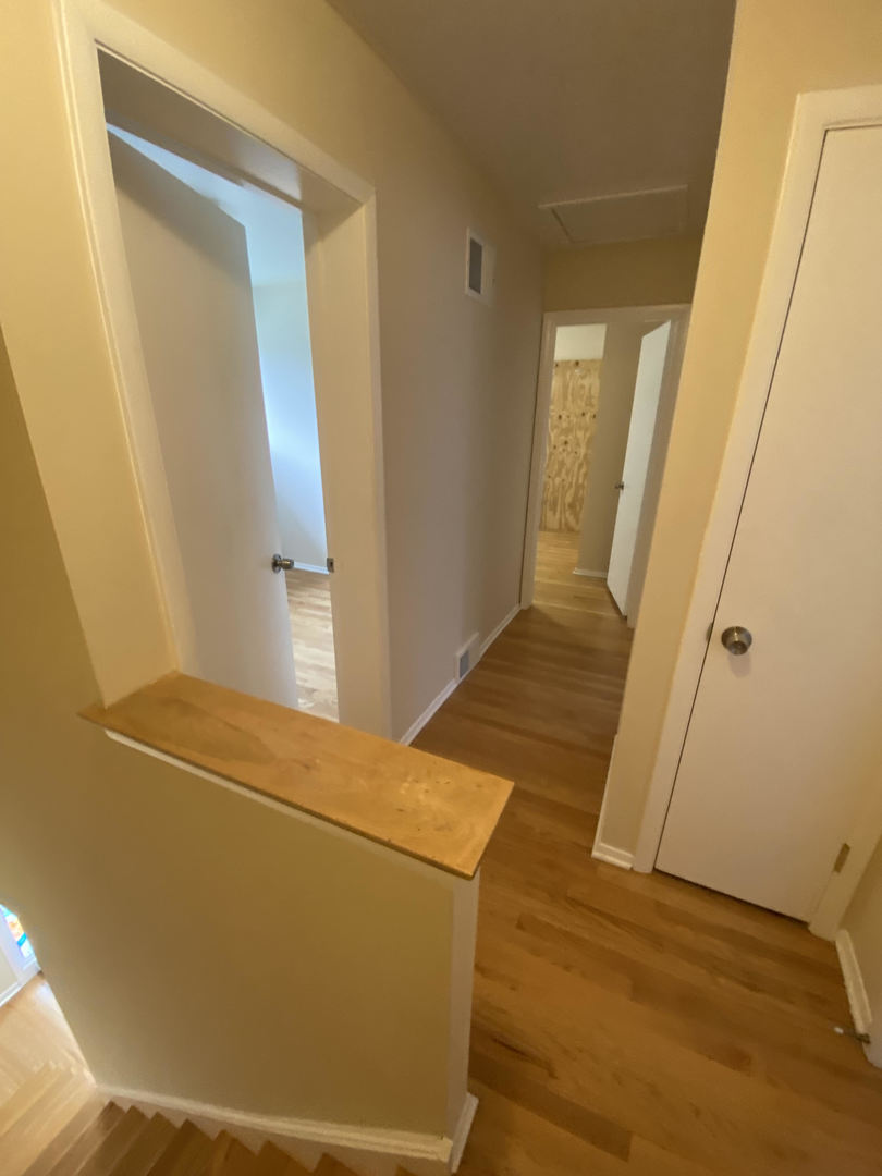 8043 W LYONS Street, Niles, IL 60714