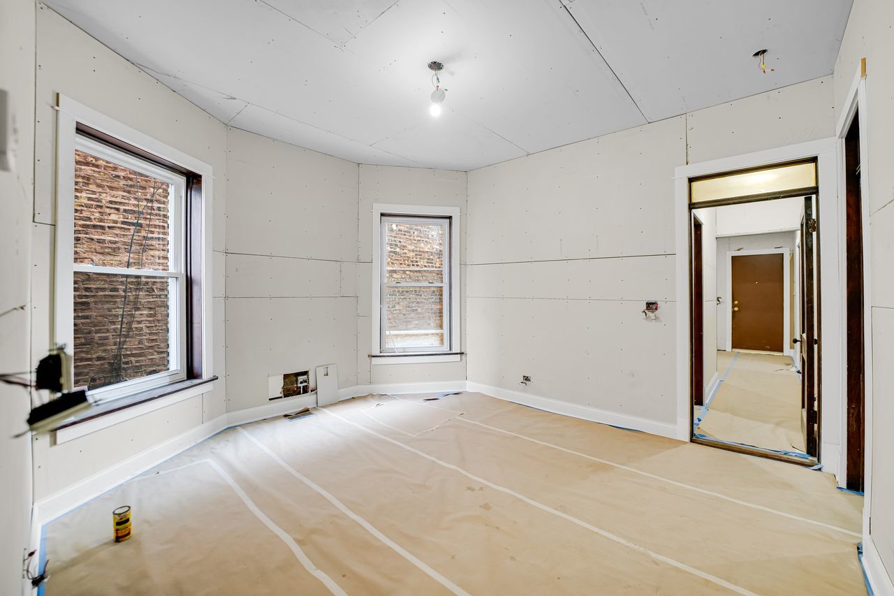 4339 W Monroe Street, Chicago, IL 60624