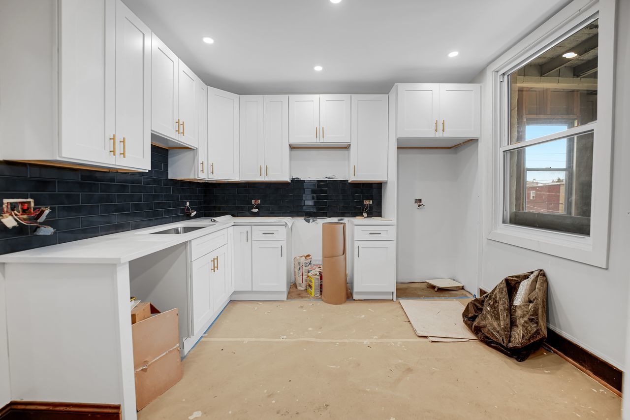 4339 W Monroe Street, Chicago, IL 60624