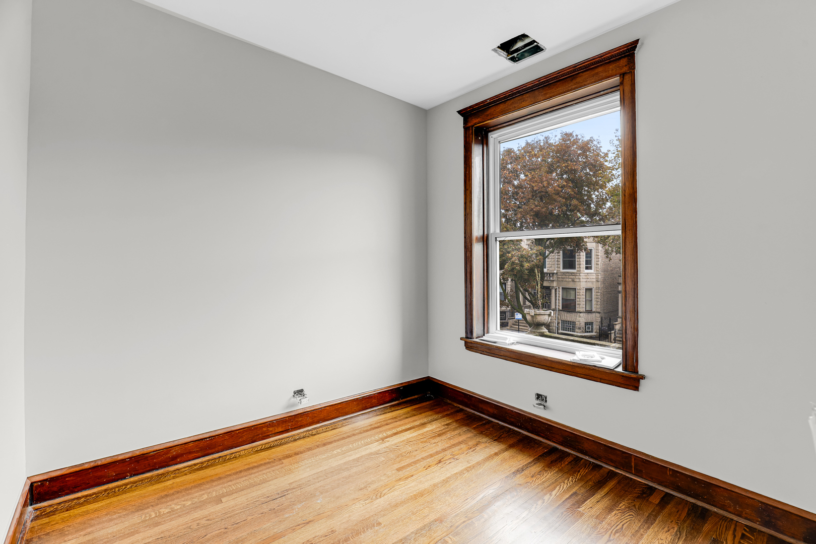 4339 W Monroe Street, Chicago, IL 60624