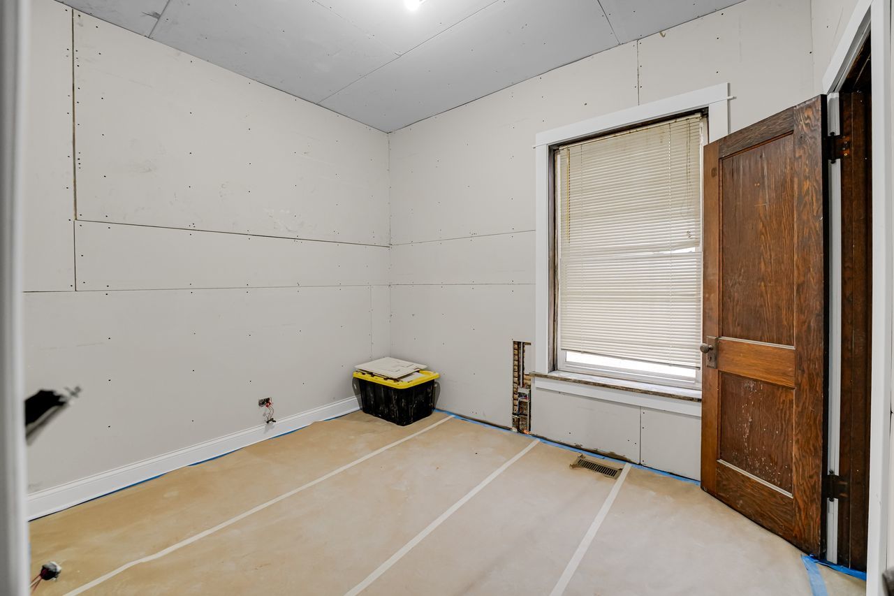 4339 W Monroe Street, Chicago, IL 60624