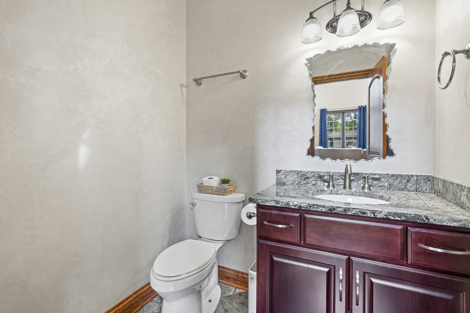 505 N Central Avenue, Addison, IL 60101