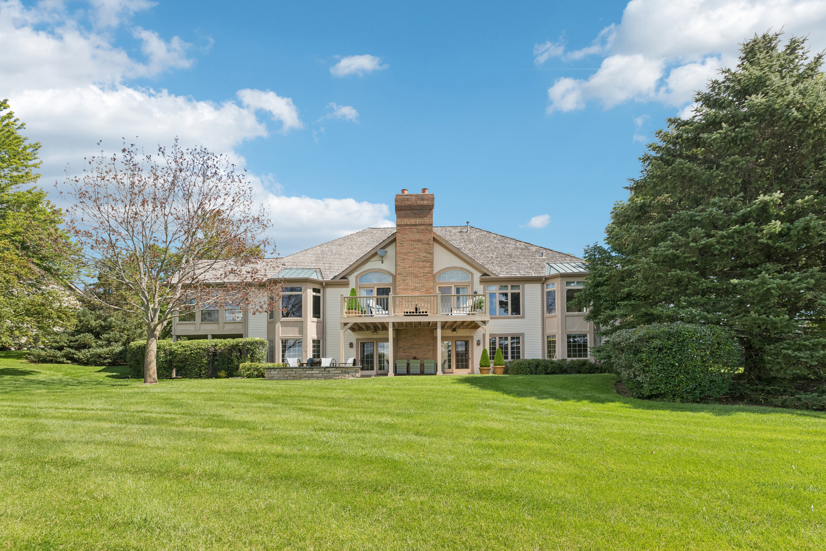 6401 Locust Lane, Libertyville, IL 60048