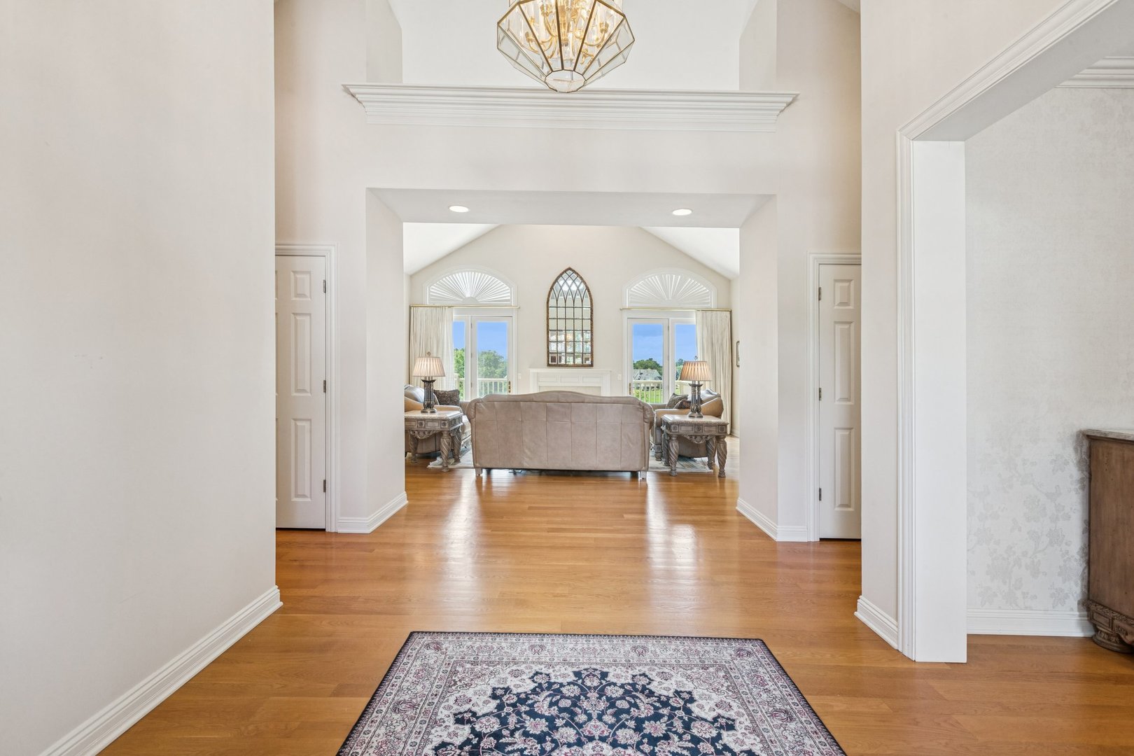 6401 Locust Lane, Libertyville, IL 60048