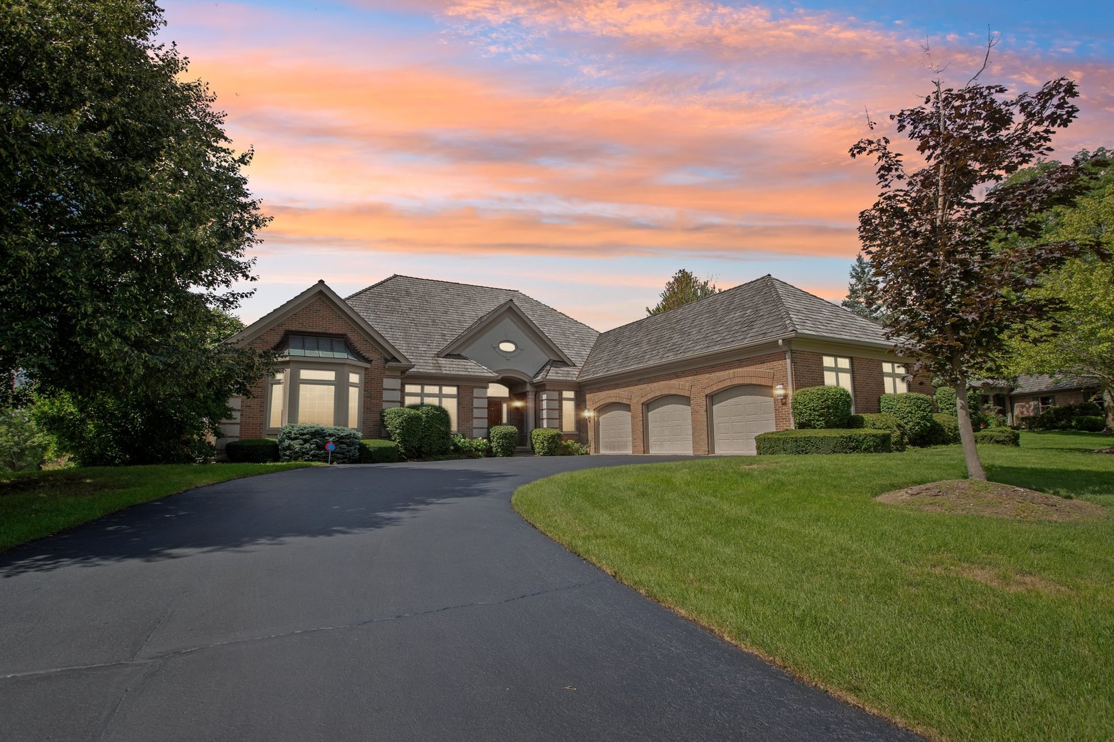 6401 Locust Lane, Libertyville, IL 60048
