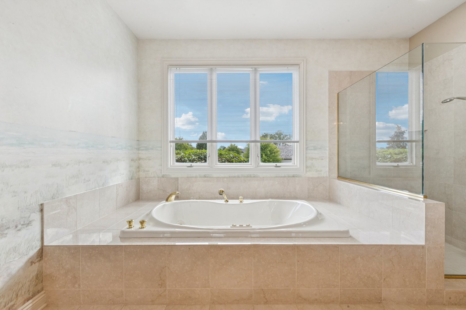 6401 Locust Lane, Libertyville, IL 60048