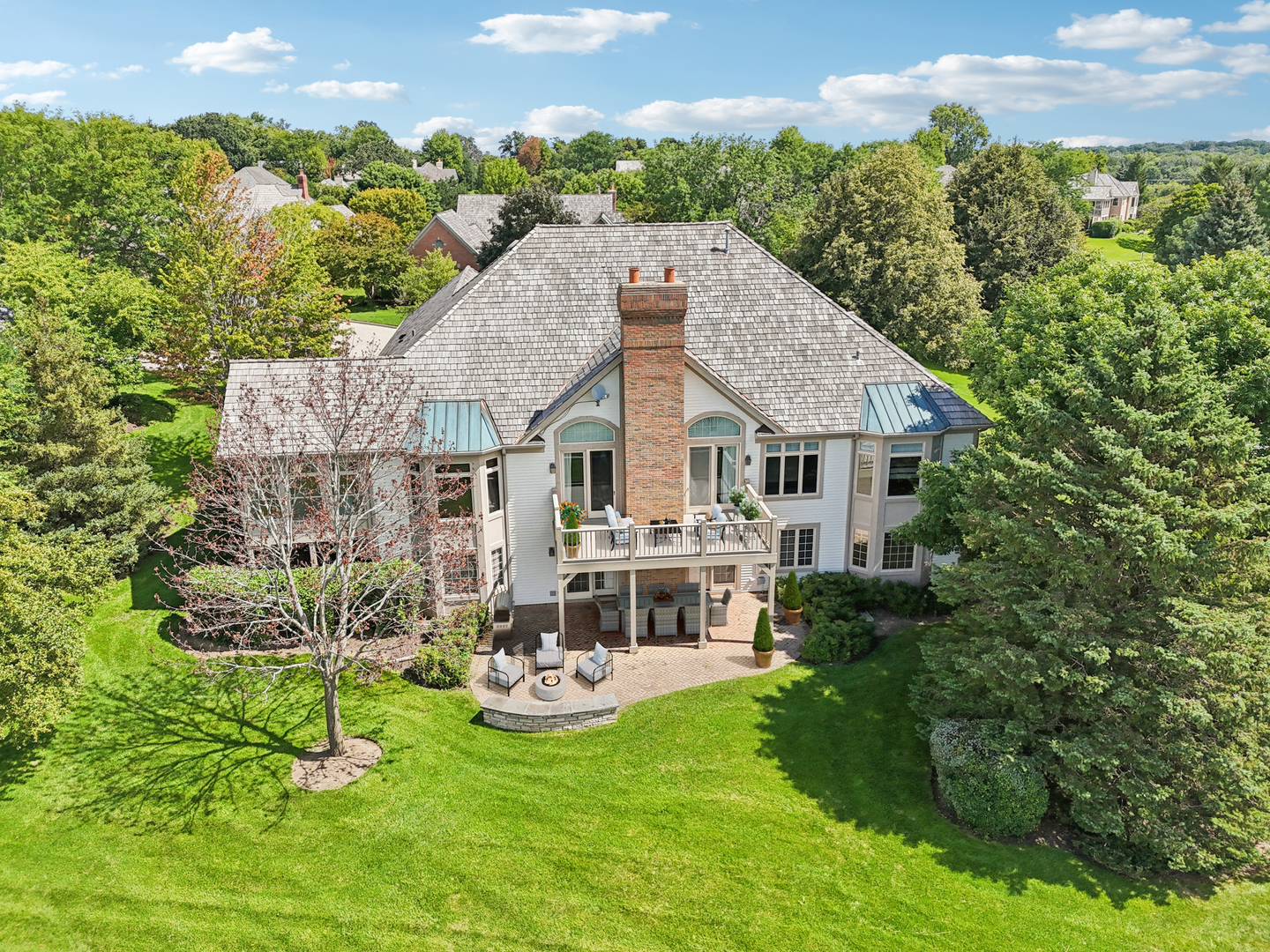 6401 Locust Lane, Libertyville, IL 60048
