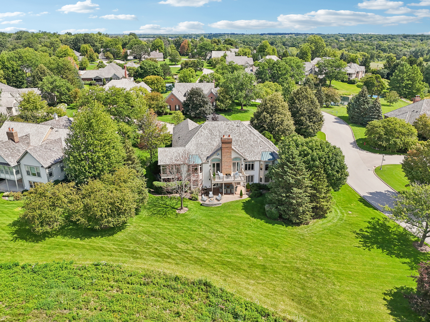 6401 Locust Lane, Libertyville, IL 60048