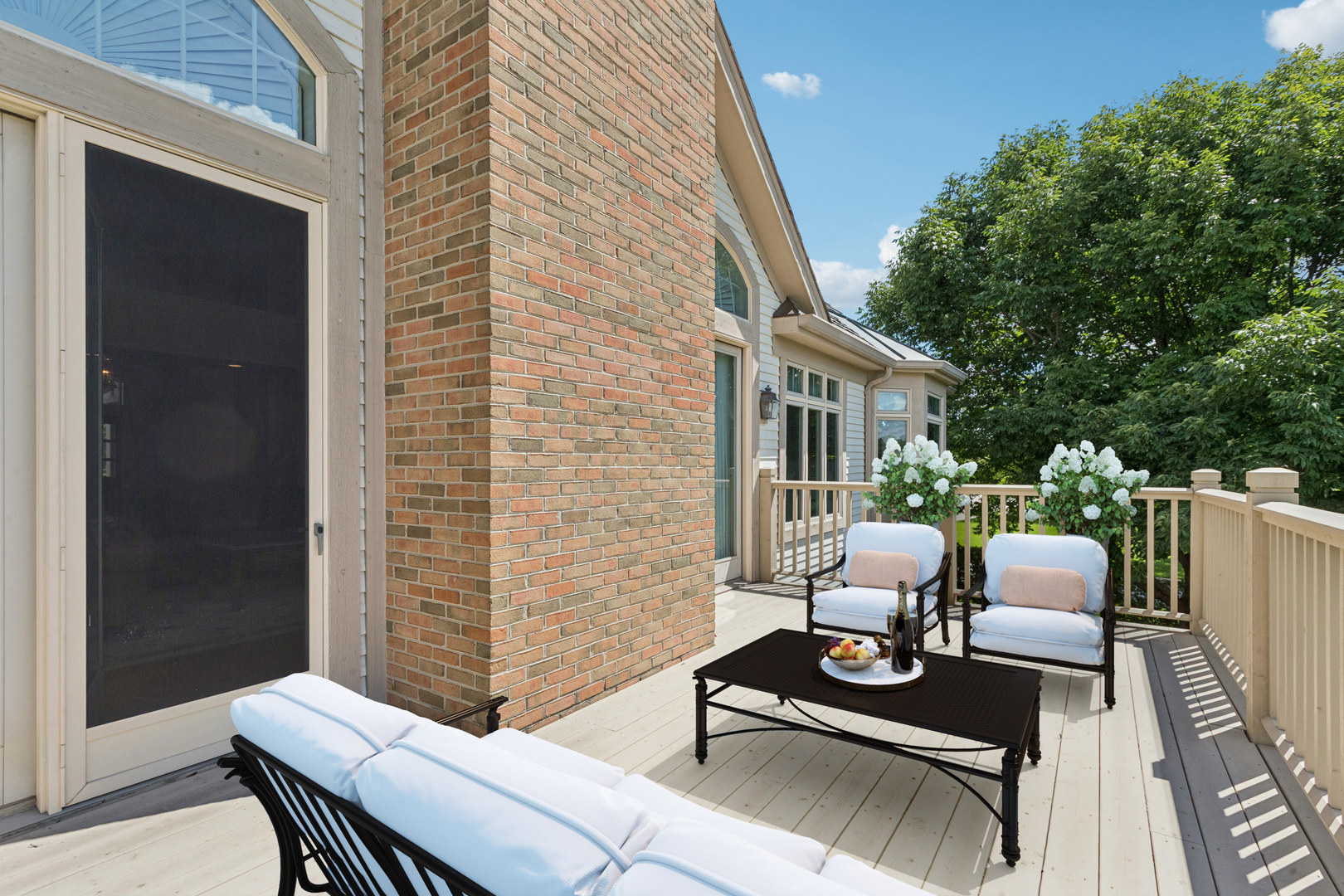 6401 Locust Lane, Libertyville, IL 60048