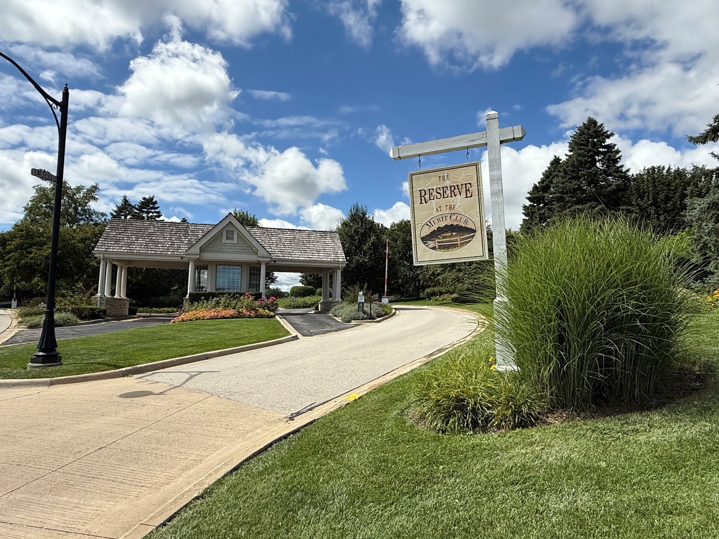 6401 Locust Lane, Libertyville, IL 60048
