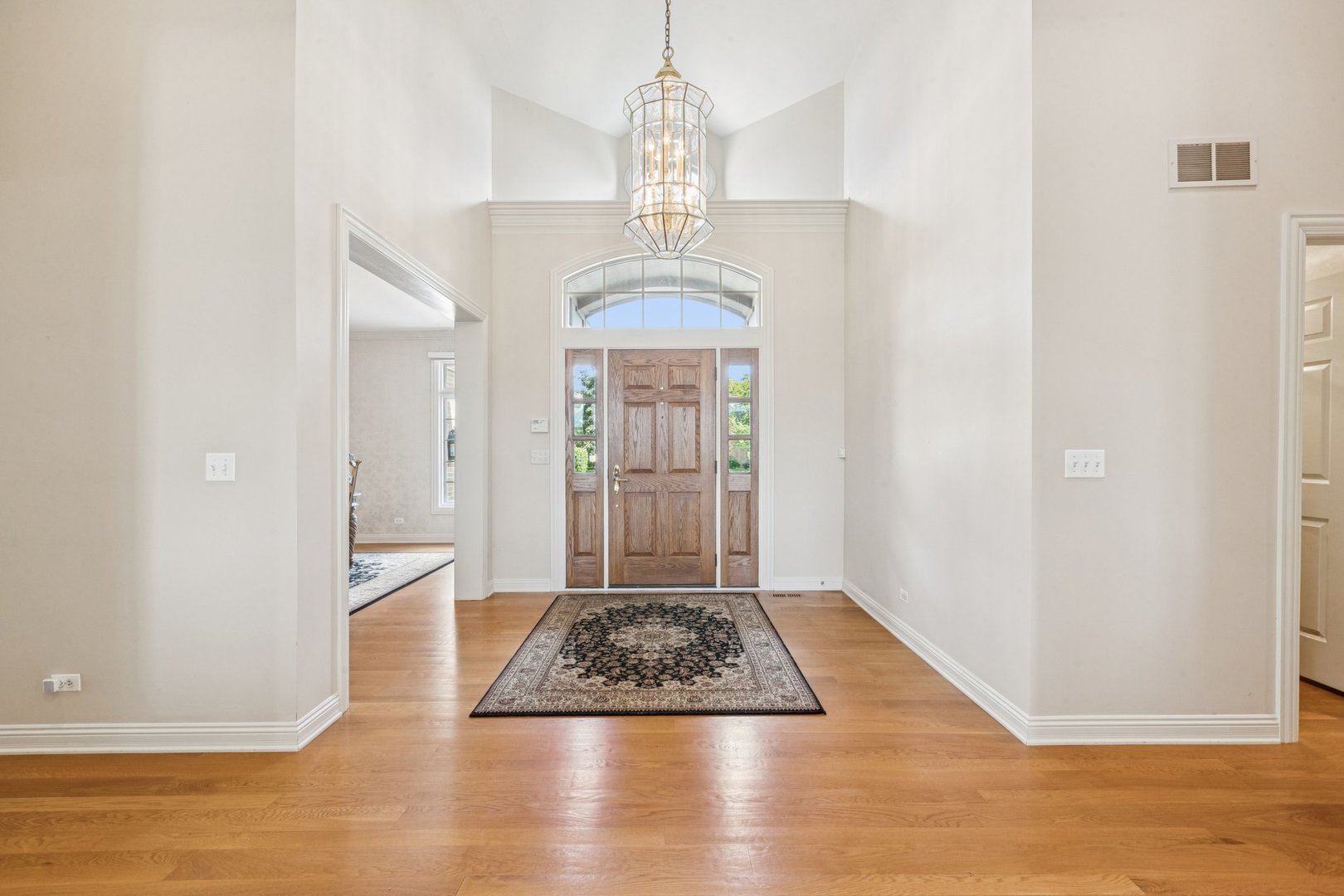 6401 Locust Lane, Libertyville, IL 60048