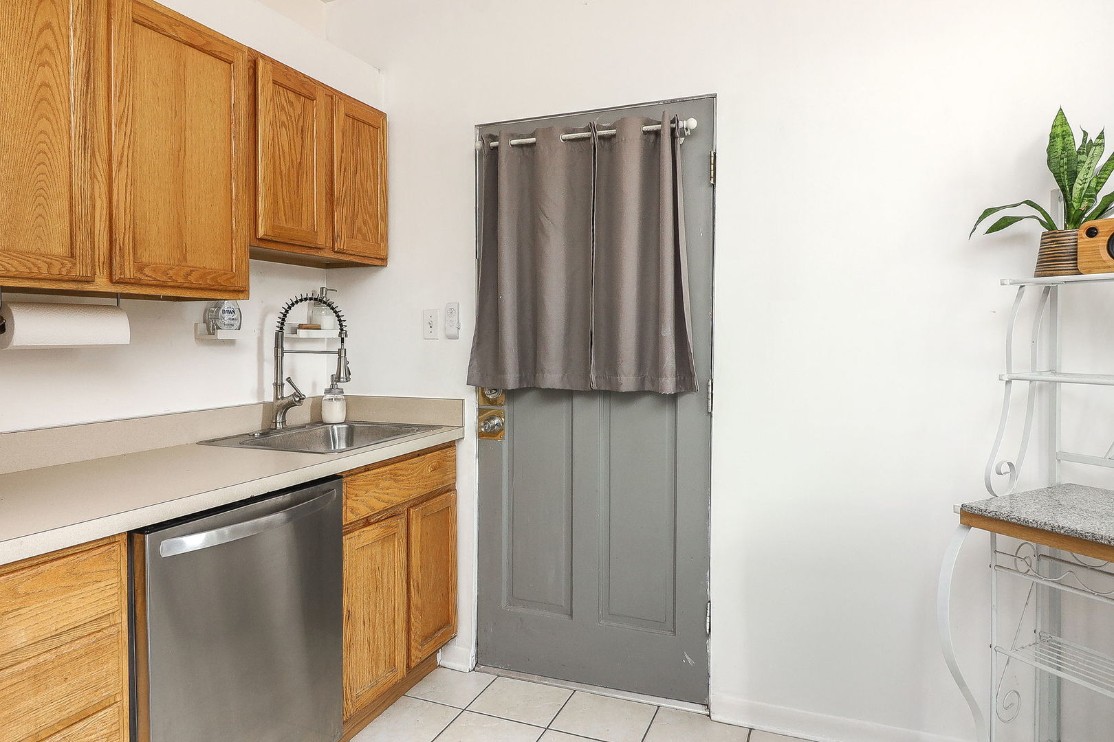 3707 W CULLOM Avenue #1, Chicago, IL 60618