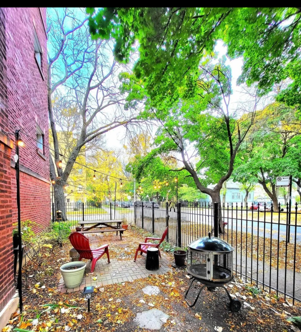 3707 W CULLOM Avenue #1, Chicago, IL 60618