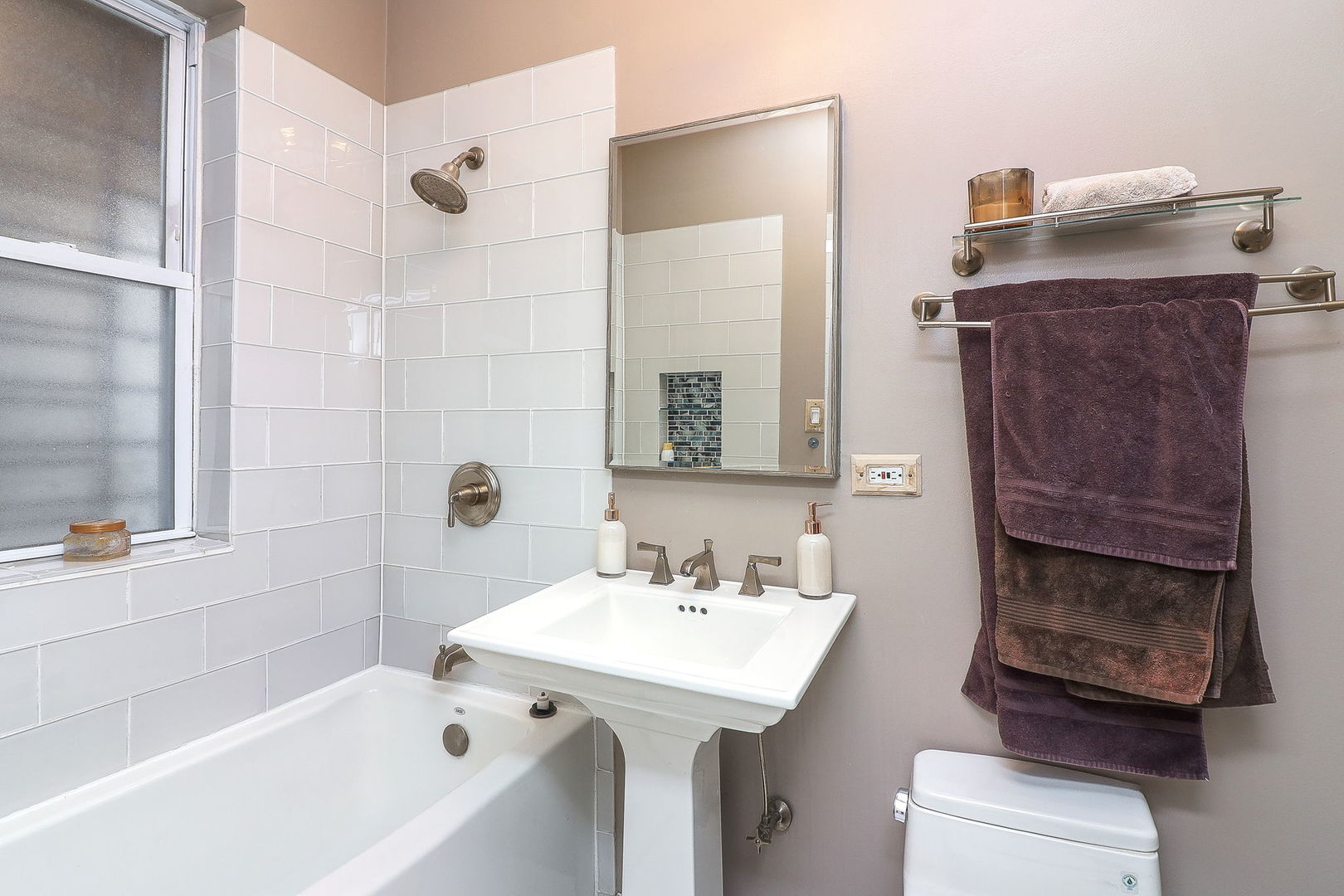 3707 W CULLOM Avenue #1, Chicago, IL 60618