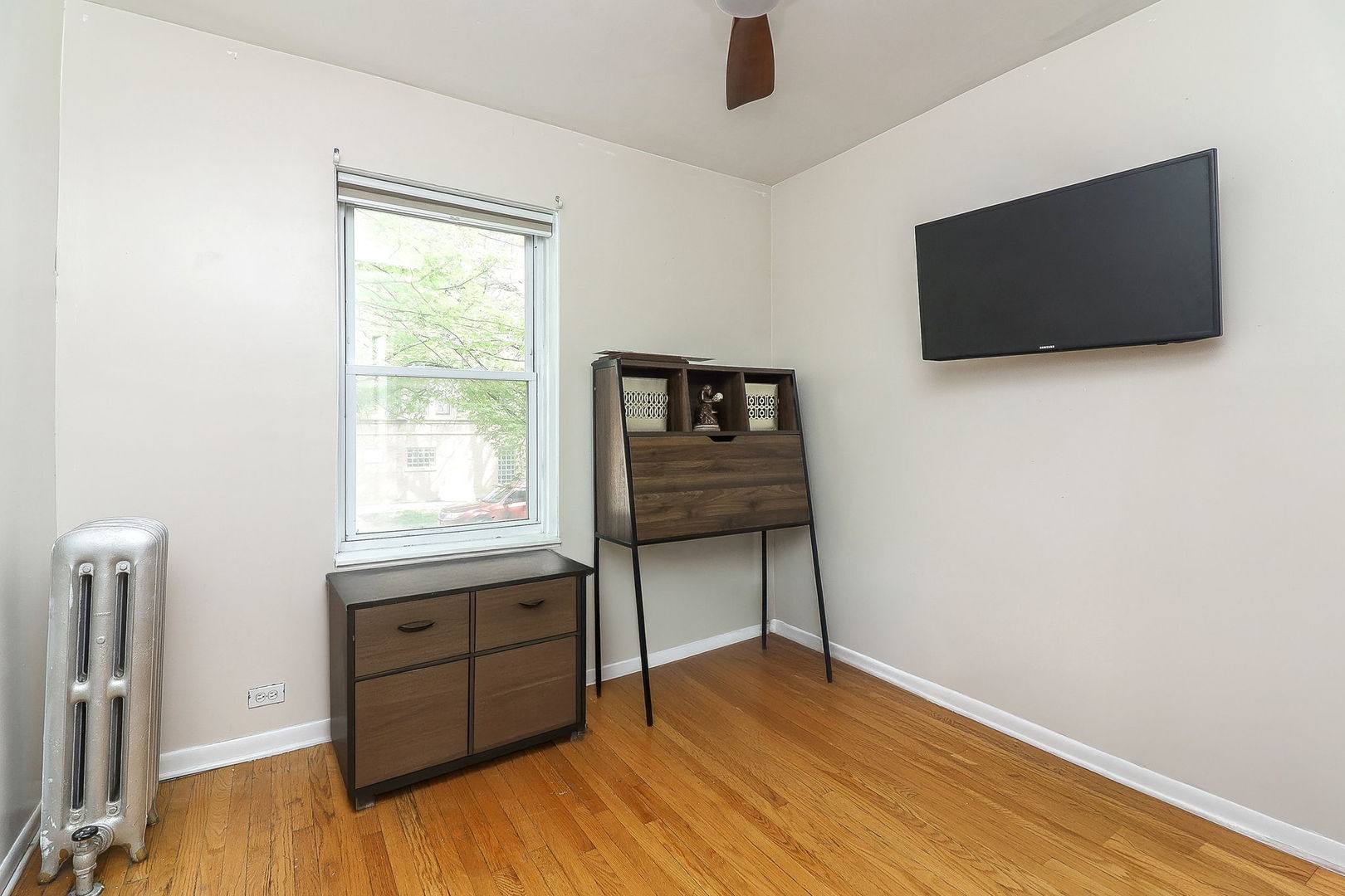 3707 W CULLOM Avenue #1, Chicago, IL 60618