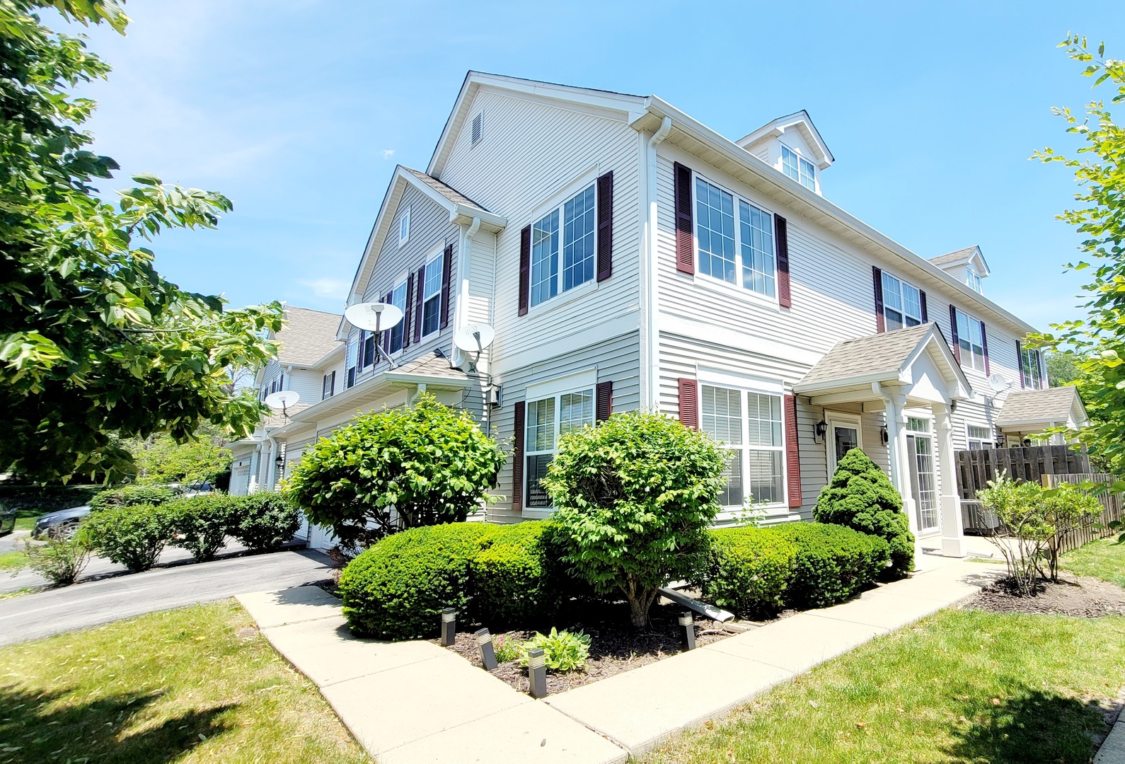 2592 Hillsboro Boulevard #2592, Aurora, IL 60503