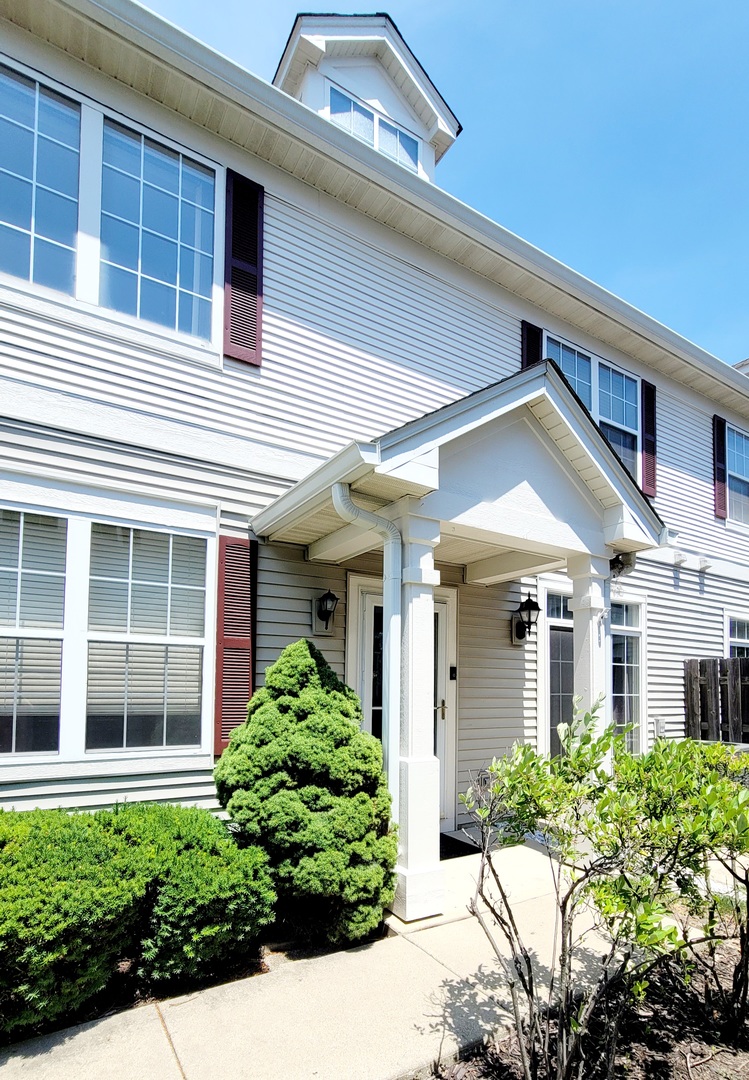 2592 Hillsboro Boulevard #2592, Aurora, IL 60503