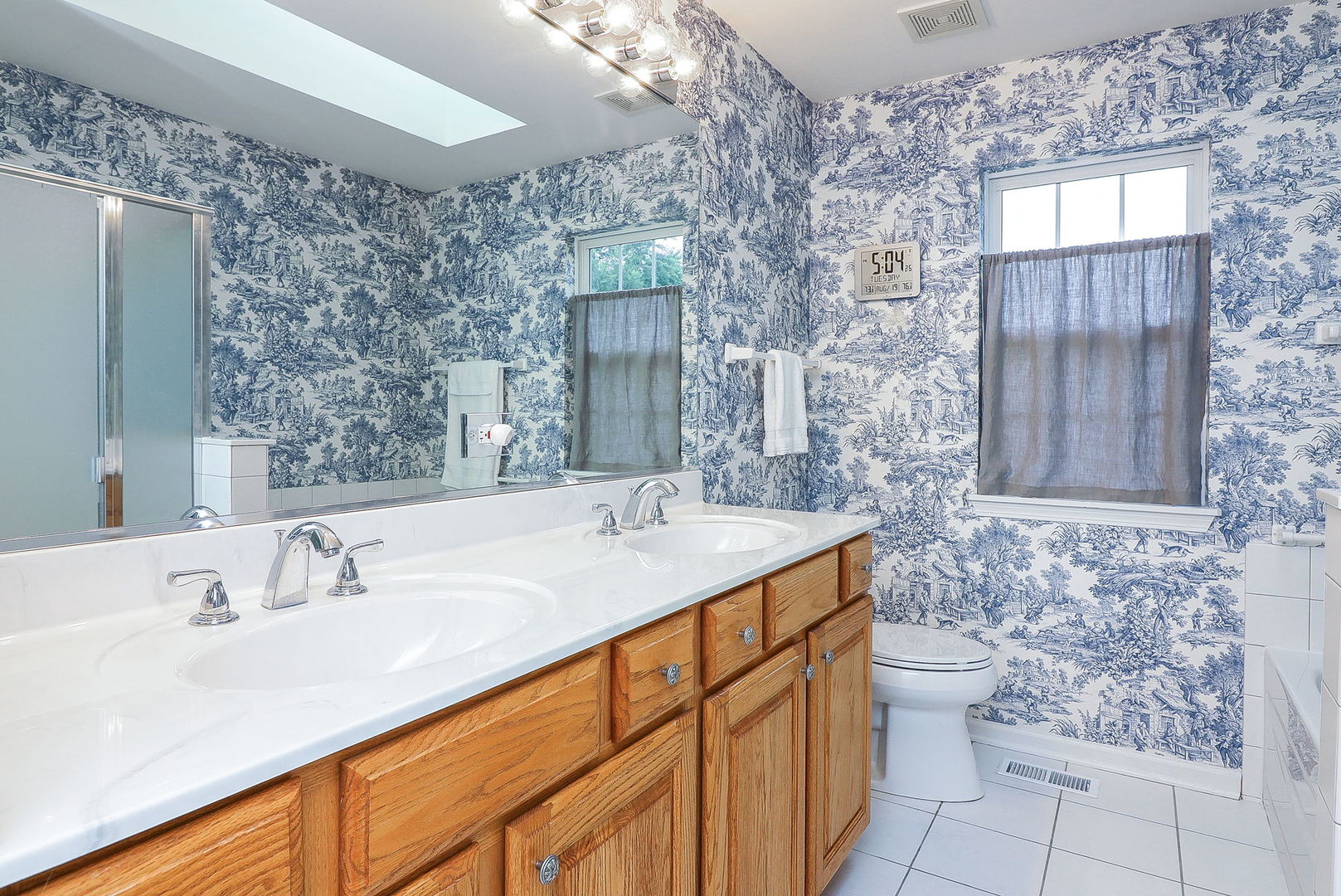 640 Belmont Lane, Carol Stream, IL 60188