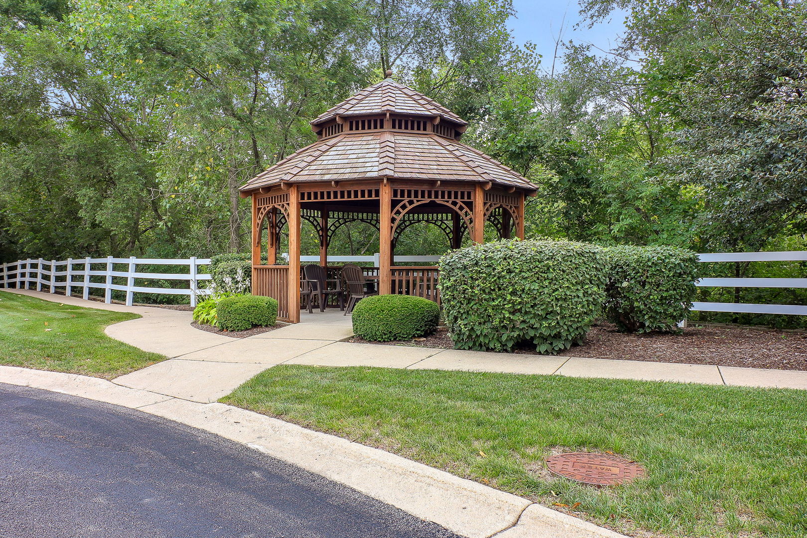 640 Belmont Lane, Carol Stream, IL 60188