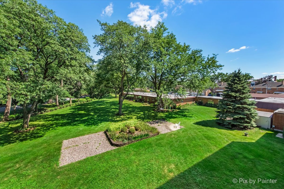 255 S West Avenue #308, Elmhurst, IL 60126