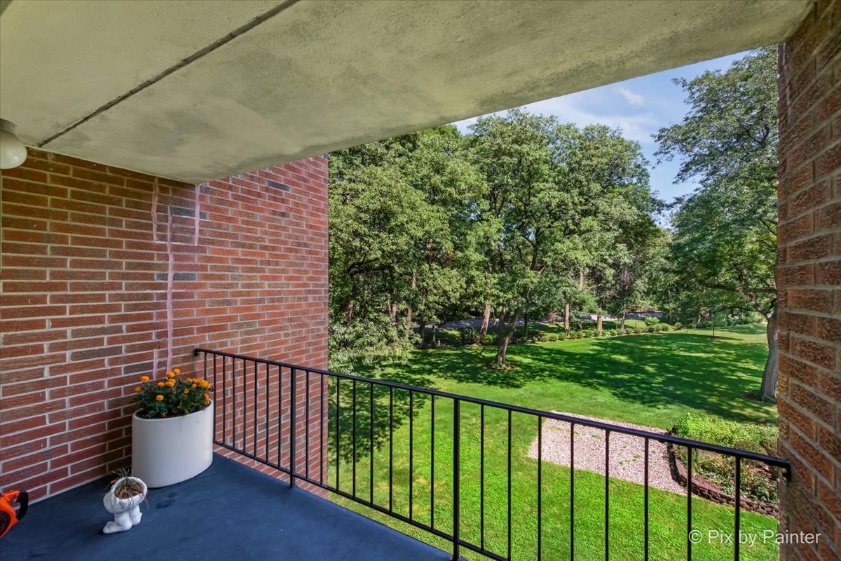 255 S West Avenue #308, Elmhurst, IL 60126