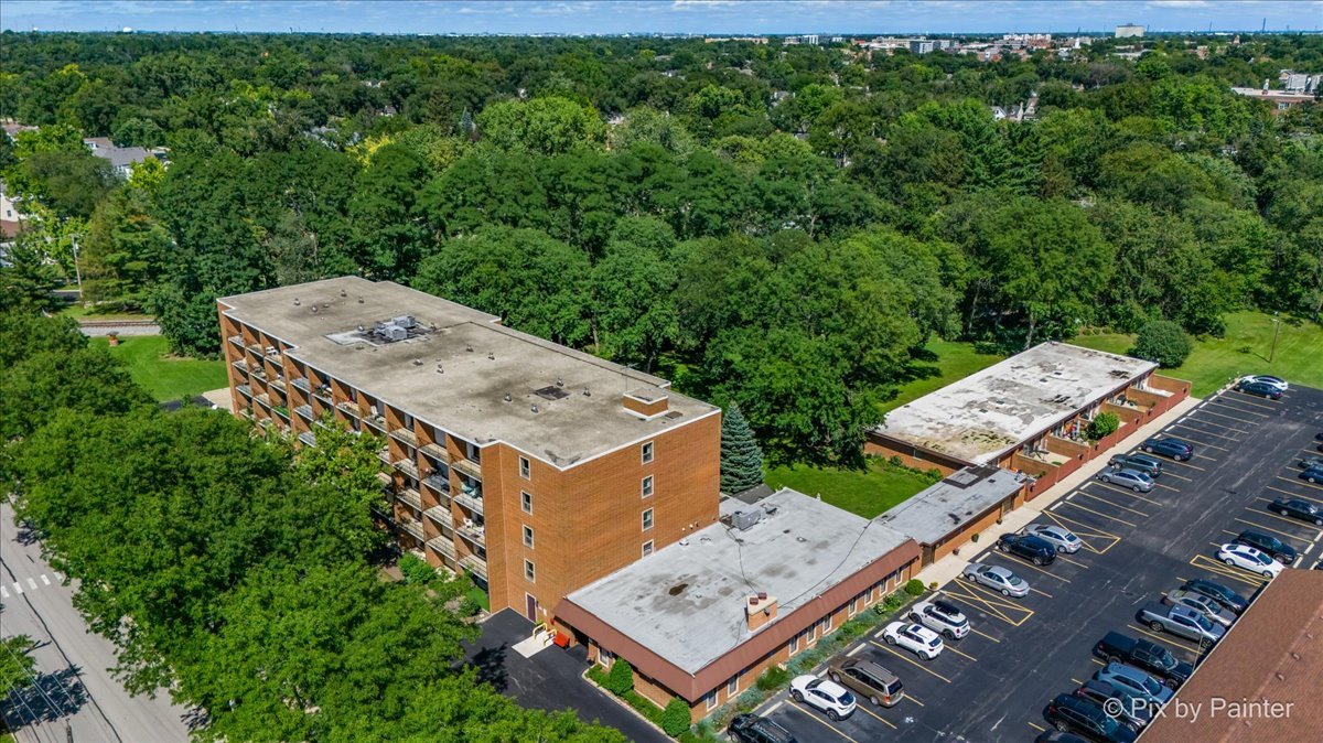 255 S West Avenue #308, Elmhurst, IL 60126