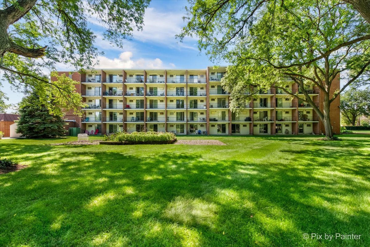 255 S West Avenue #308, Elmhurst, IL 60126