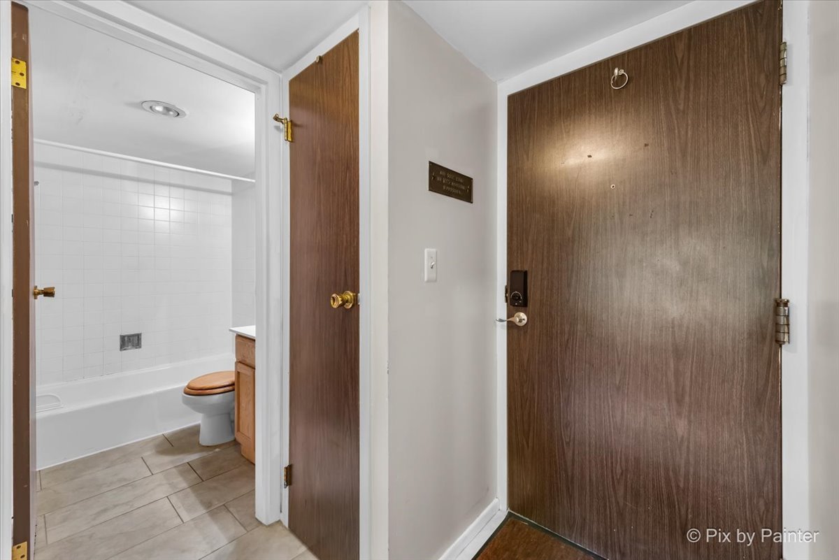 255 S West Avenue #308, Elmhurst, IL 60126