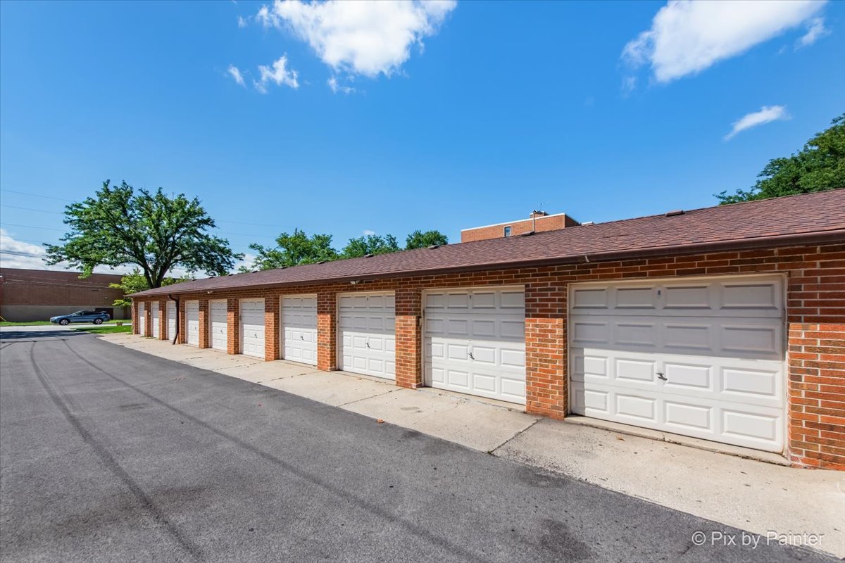 255 S West Avenue #308, Elmhurst, IL 60126