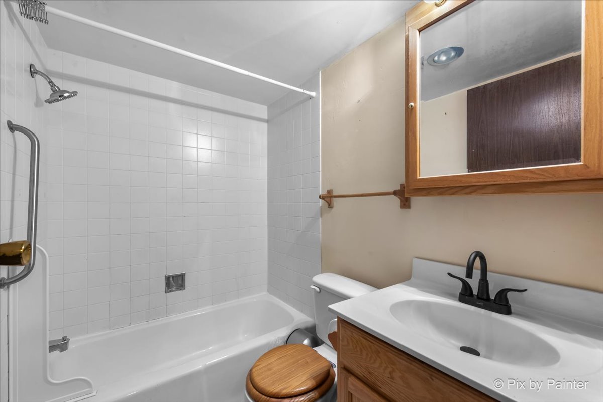 255 S West Avenue #308, Elmhurst, IL 60126