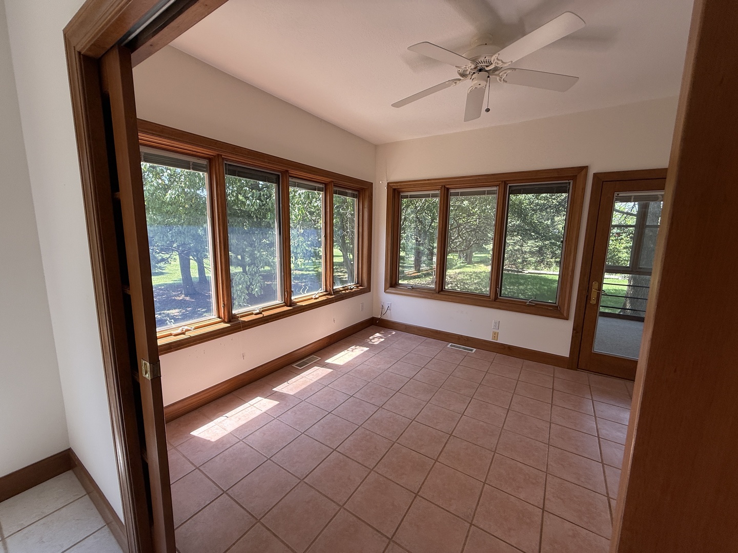 893 S Oakland Avenue, Forsyth, IL 62535