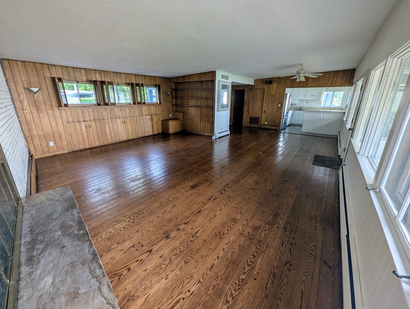 3233 N Bayview Lane, McHenry, IL 60051