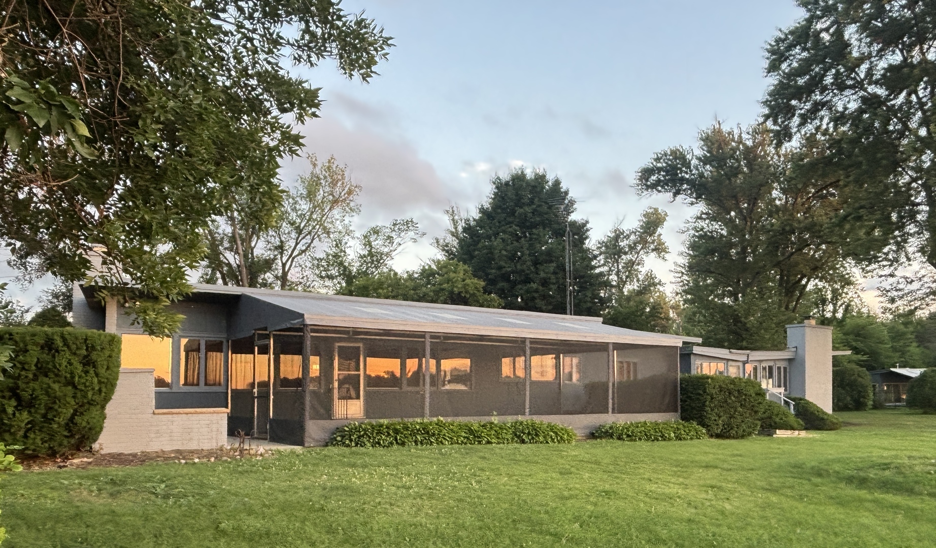 3233 N Bayview Lane, McHenry, IL 60051