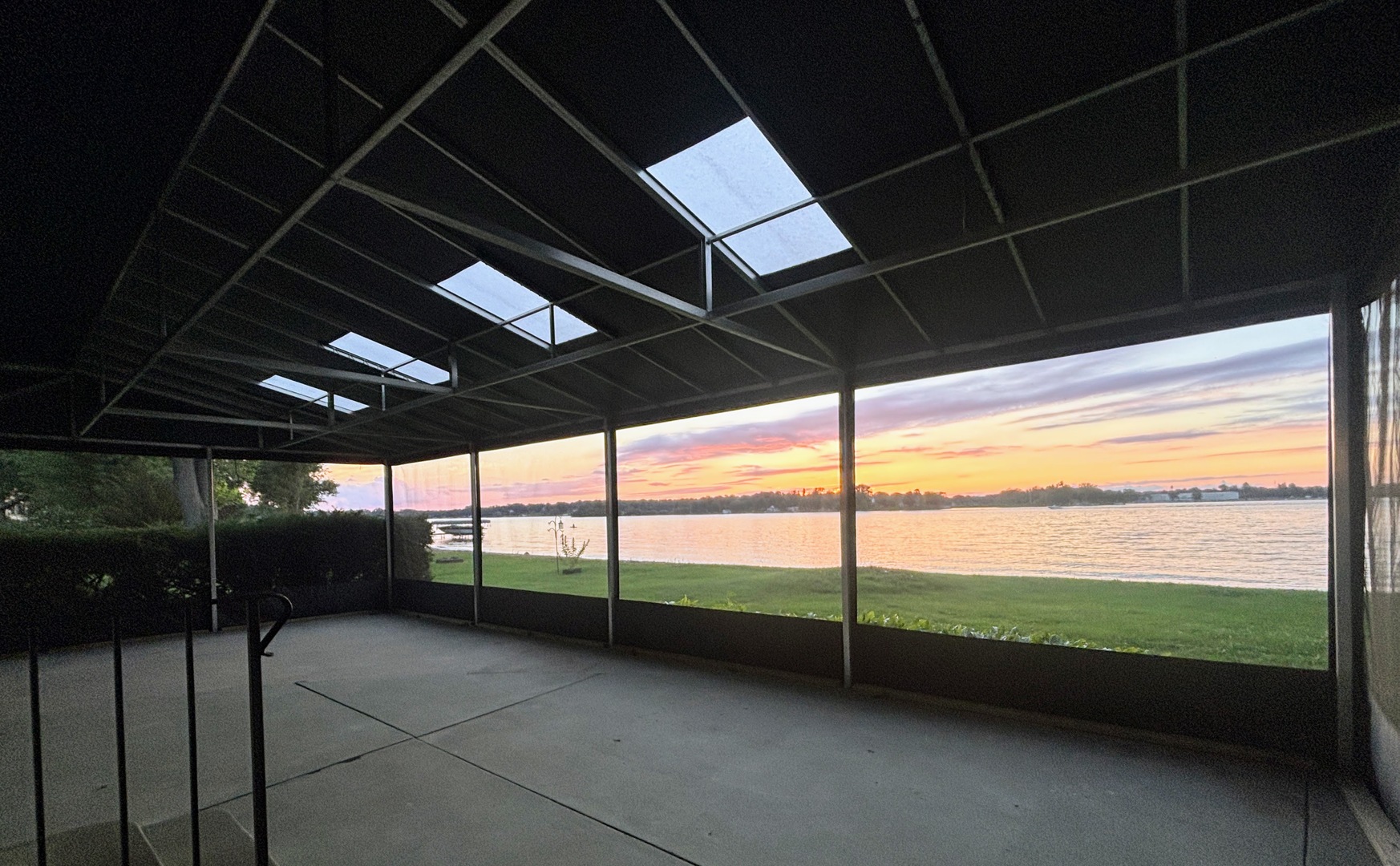 3233 N Bayview Lane, McHenry, IL 60051