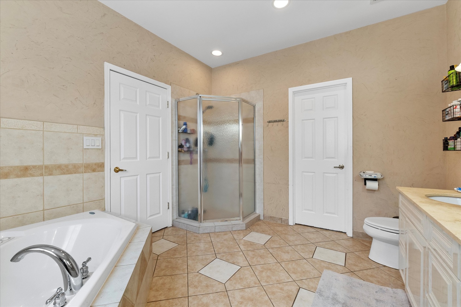 9341 S 82nd Avenue, Hickory Hills, IL 60457