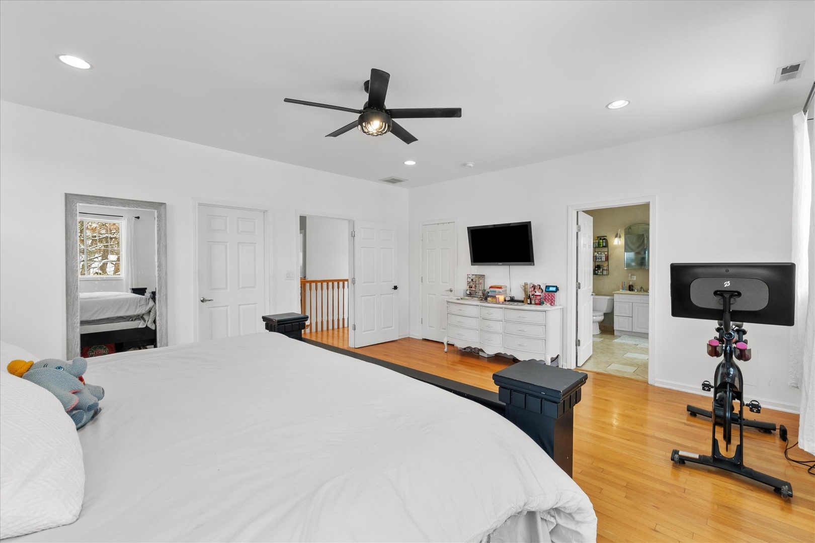 9341 S 82nd Avenue, Hickory Hills, IL 60457