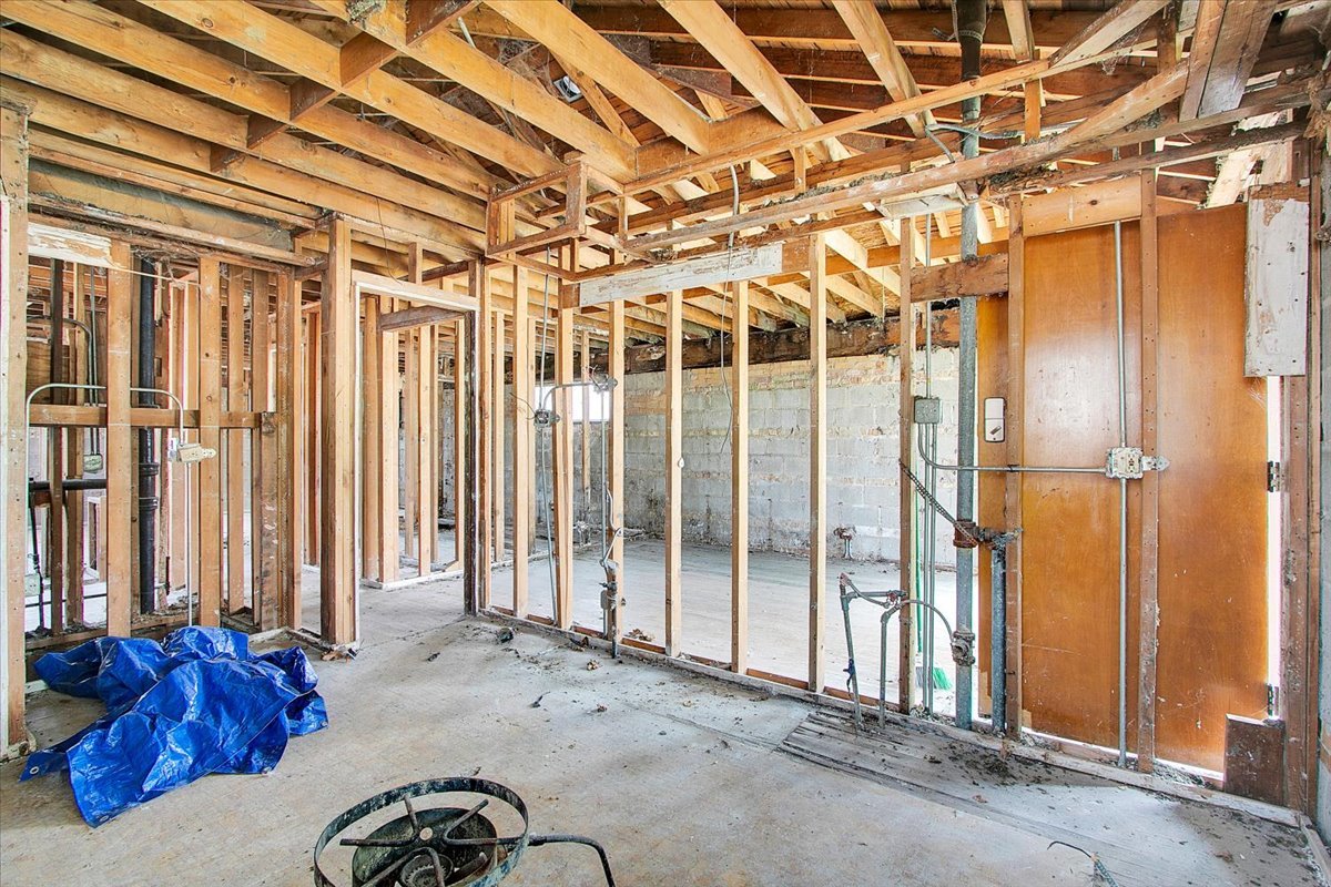 1327 S Wolf Road, Hillside, IL 60162