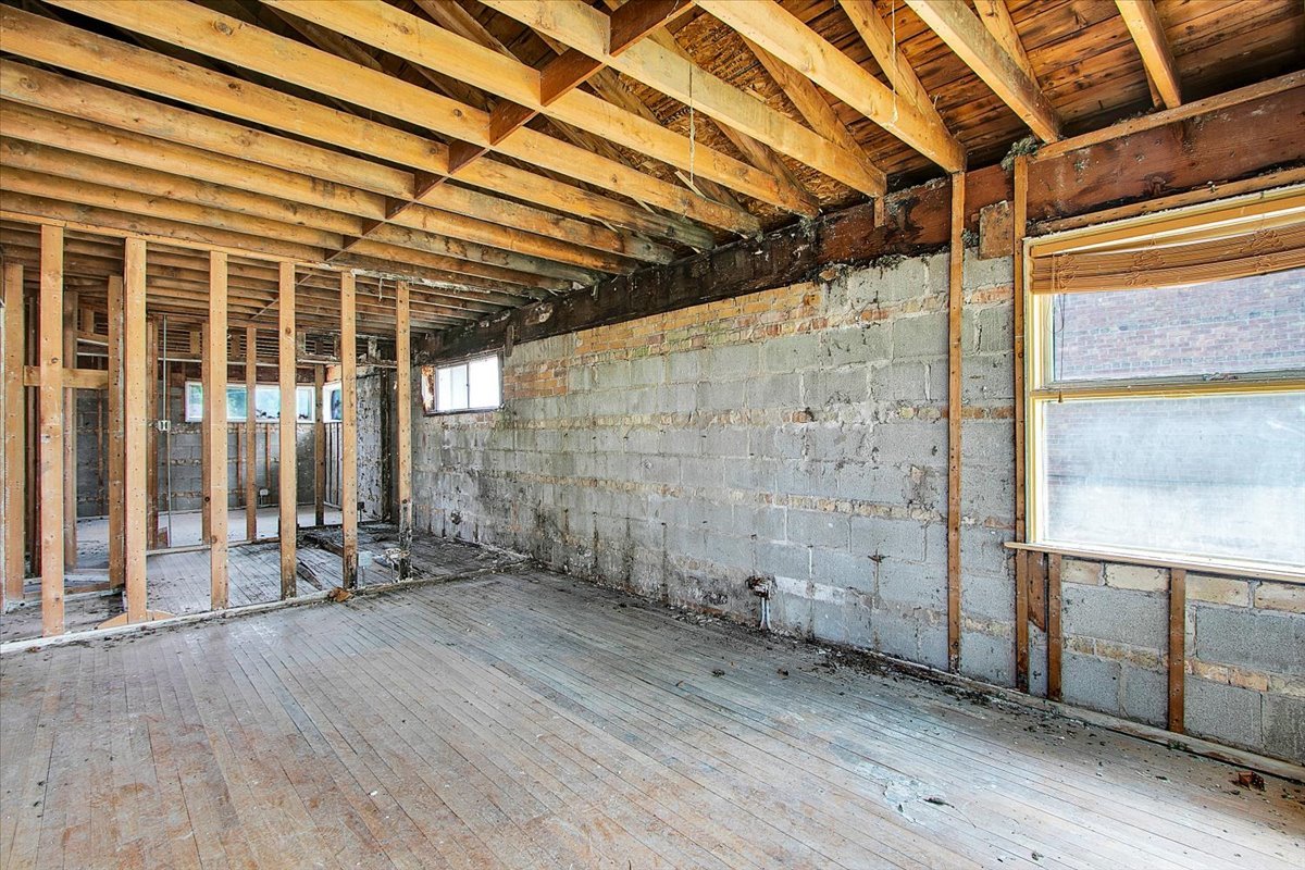 1327 S Wolf Road, Hillside, IL 60162