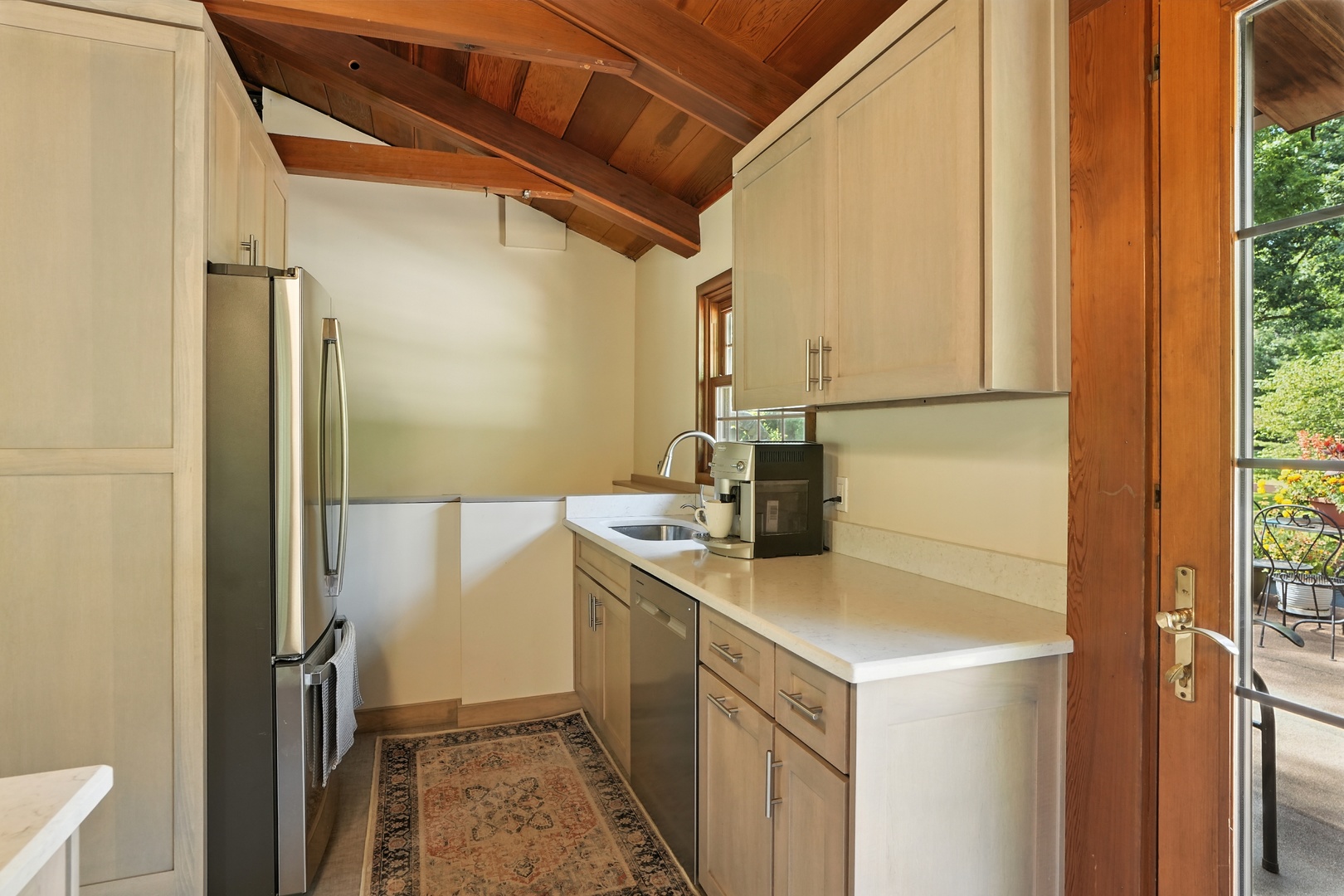 600 W 10th Street, Hobart, IN 46342