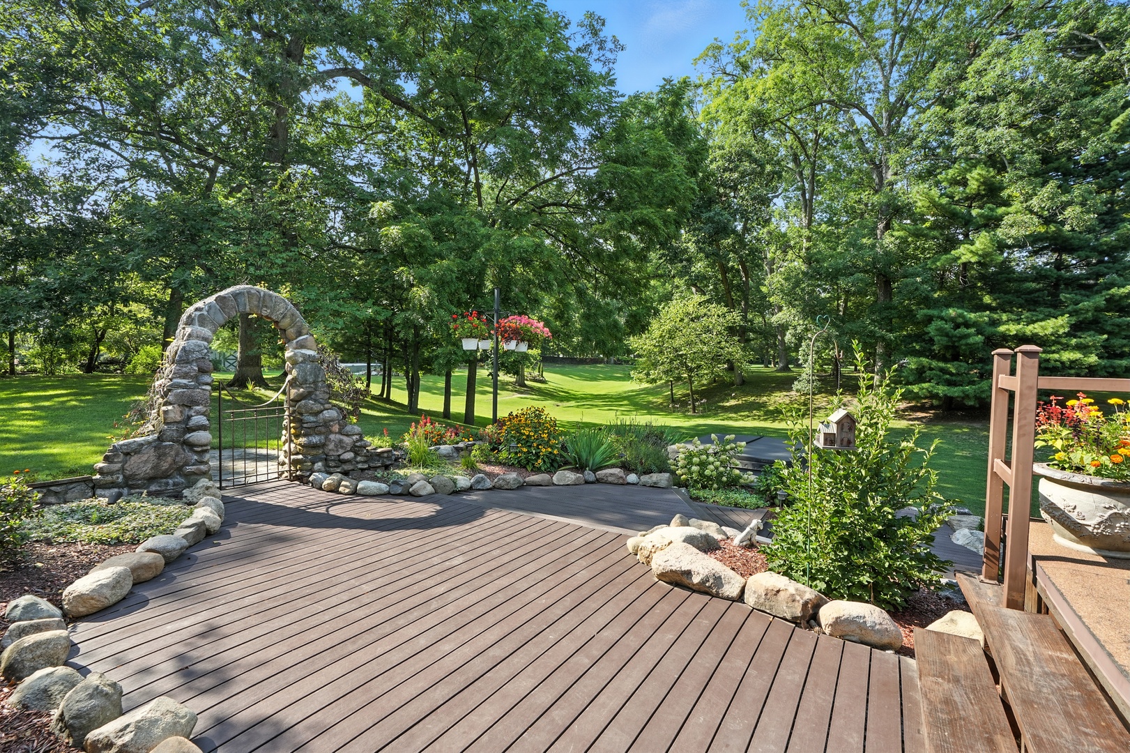 600 W 10th Street, Hobart, IN 46342