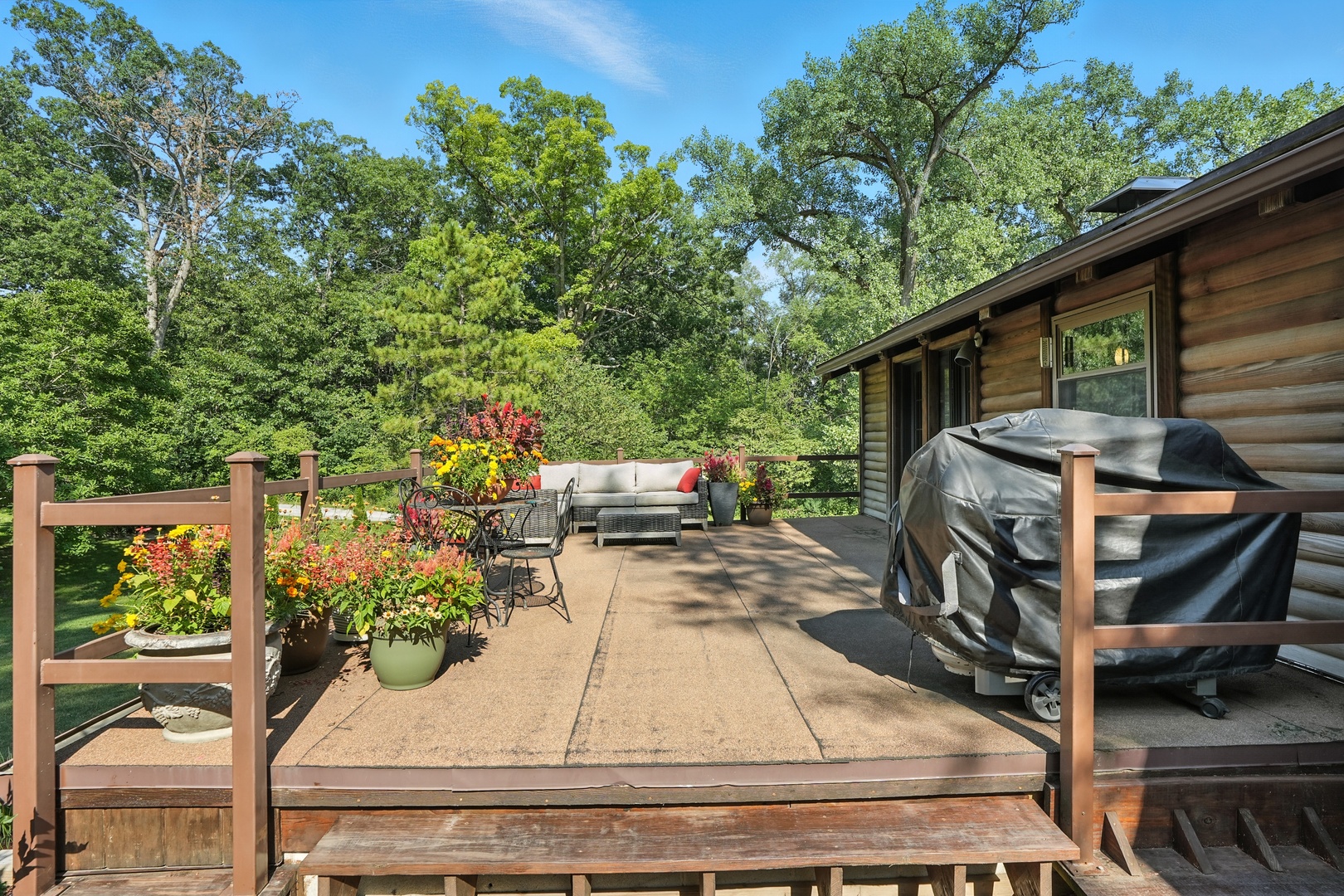 600 W 10th Street, Hobart, IN 46342