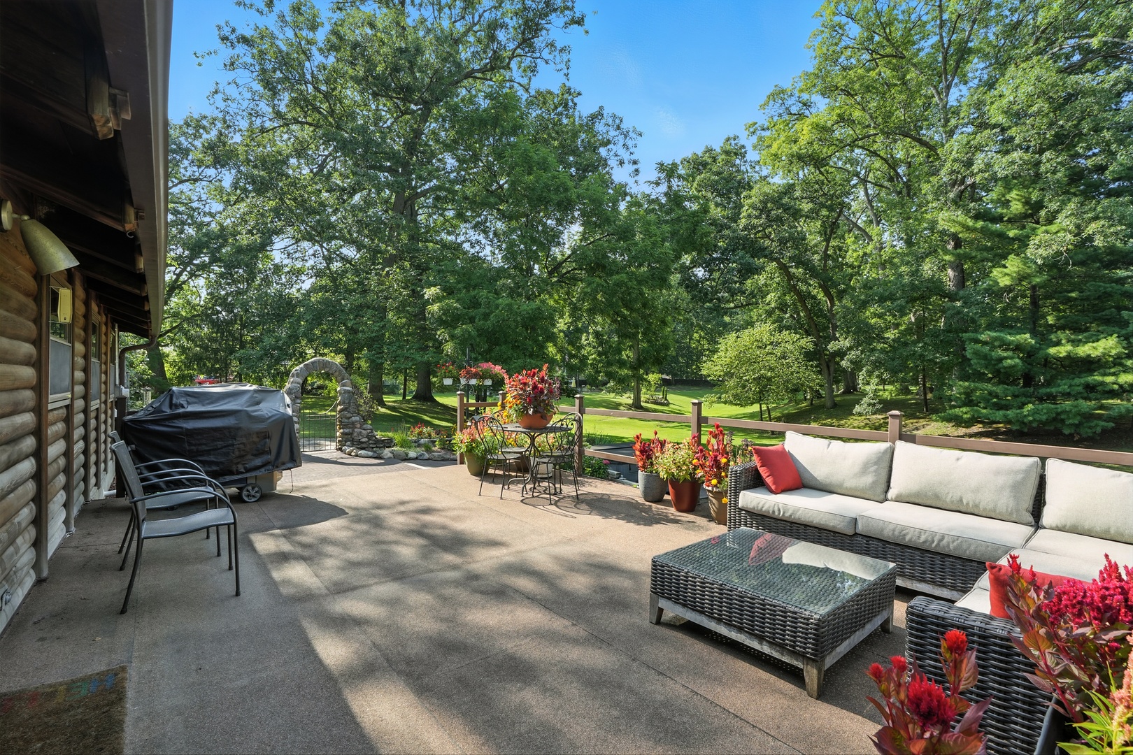 600 W 10th Street, Hobart, IN 46342