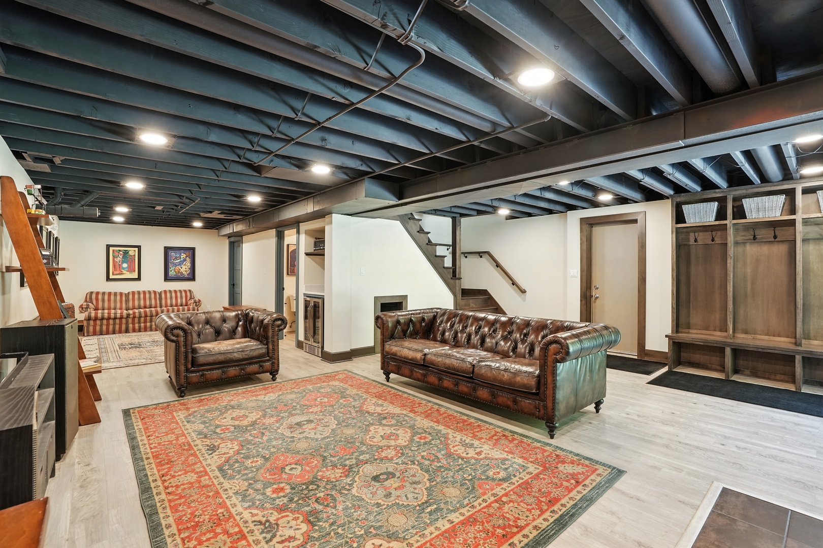600 W 10th Street, Hobart, IN 46342