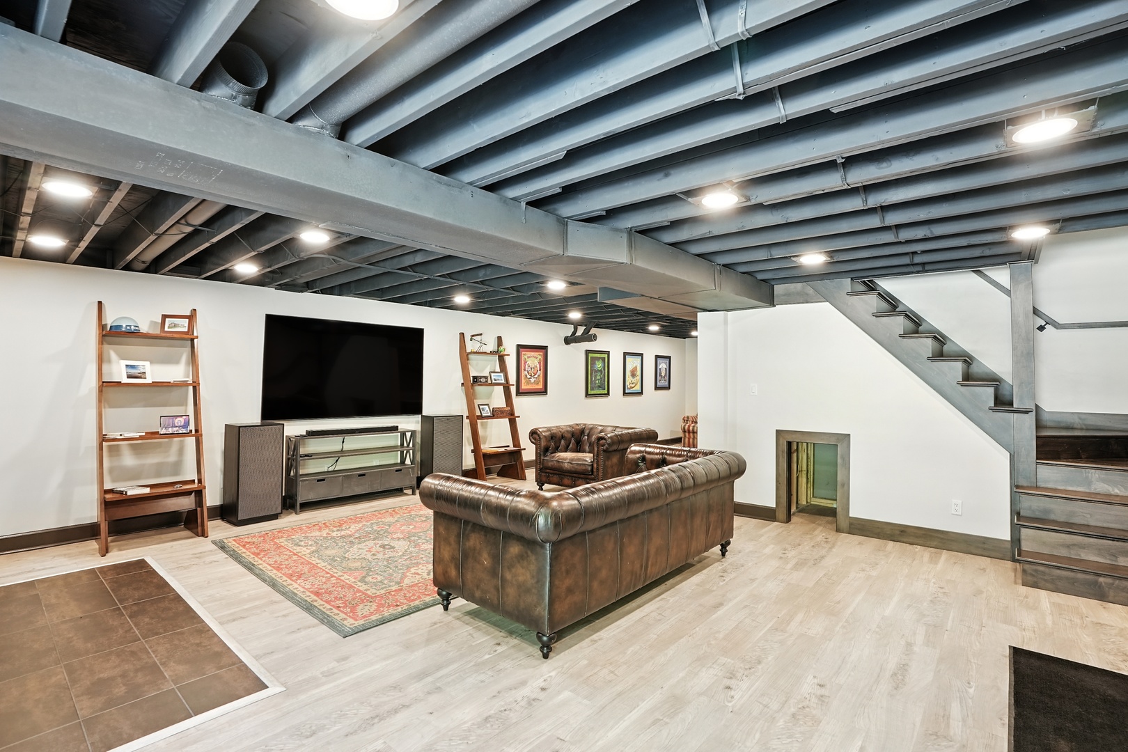 600 W 10th Street, Hobart, IN 46342