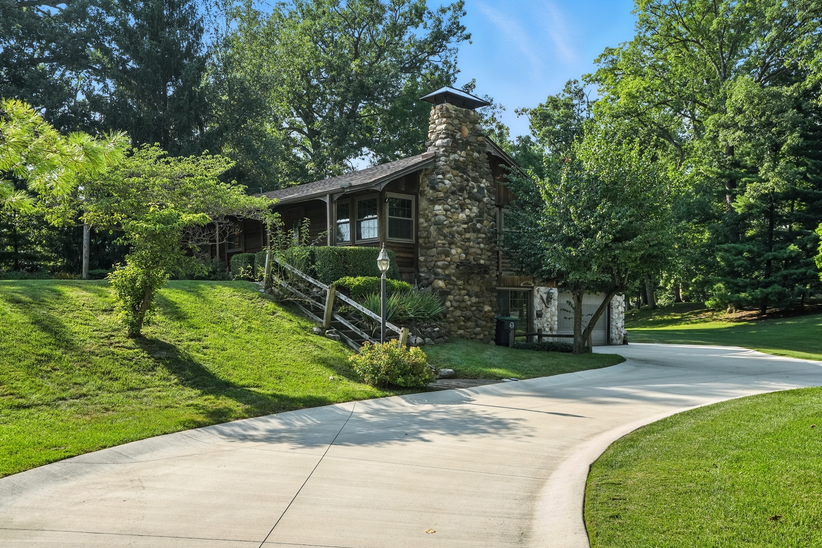 600 W 10th Street, Hobart, IN 46342