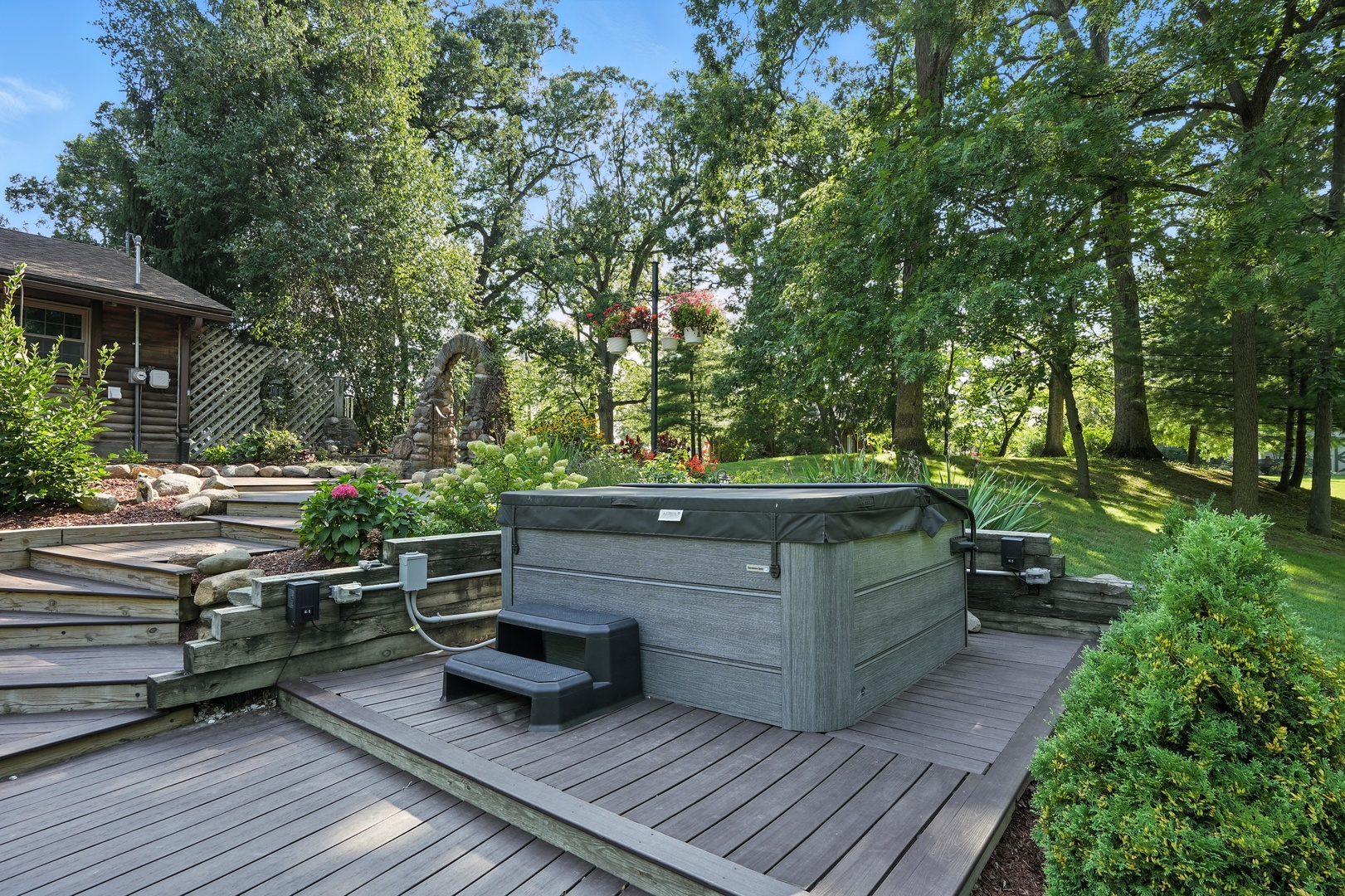 600 W 10th Street, Hobart, IN 46342